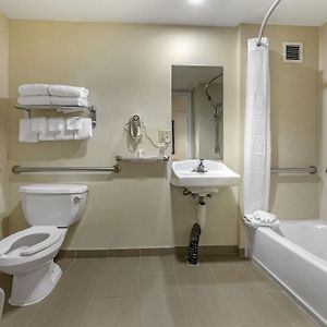 King Suite Accessible or Non-Smoking